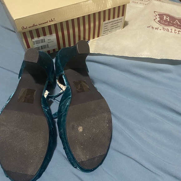 ModCloth blue velvet shoes - Picture 3 of 3